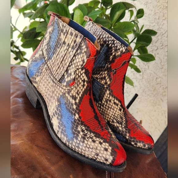 Golden Goose Crosby Snake-Print Western Ankle Boots - Picture 6 of 7